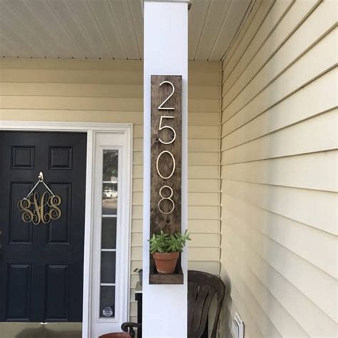 how big should house numbers be